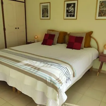 Large Very Spacious Modern 4 Bedroom Sleep 8 To 10 לואה