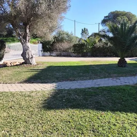 Large Very Spacious Modern 4 Bedroom Sleep 8 To 10 וילה *
