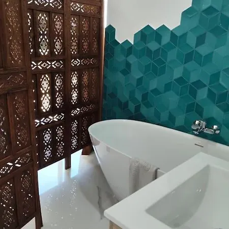 Large Very Spacious Modern 4 Bedroom Sleep 8 To 10 * Loulé