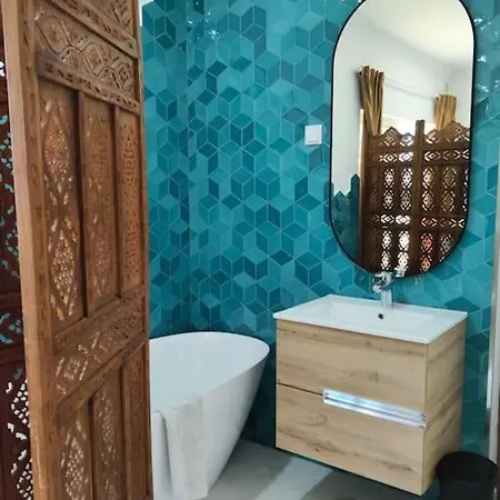 Large Very Spacious Modern 4 Bedroom Sleep 8 To 10