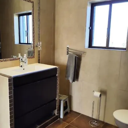 Large Very Spacious Modern 4 Bedroom Sleep 8 To 10 Villa *