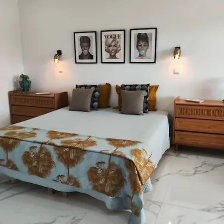 Large Very Spacious Modern 4 Bedroom Sleep 8 To 10 וילה לואה