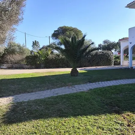 Large Very Spacious Modern 4 Bedroom Sleep 8 To 10 Villa *