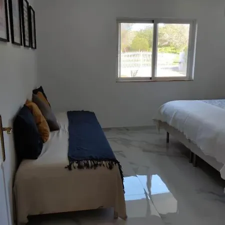 Large Very Spacious Modern 4 Bedroom Sleep 8 To 10 Villa Loulé