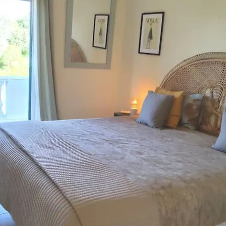 Large Very Spacious Modern 4 Bedroom Sleep 8 To 10 *